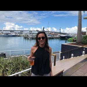 Meet your Posher, Danielle